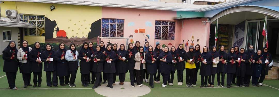 گرامیداشت روز مادر و روز زن در مدارس هوشمند پسرانه پیشگامان قائمشهر